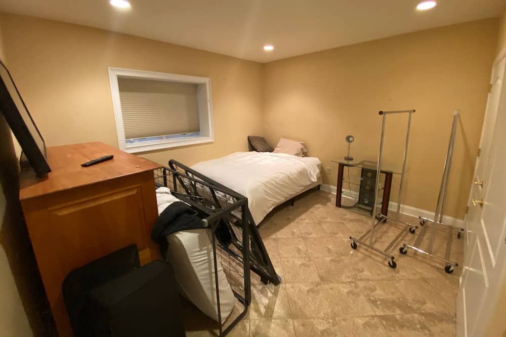 Photo of Bedroom in Cresskill