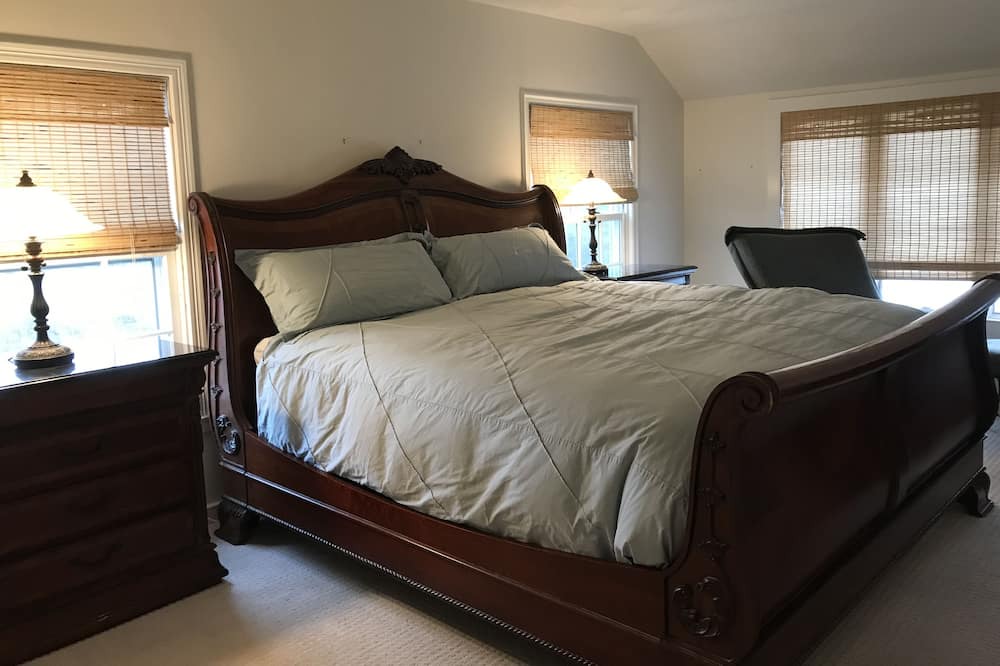 Photo of Bedroom in Utica