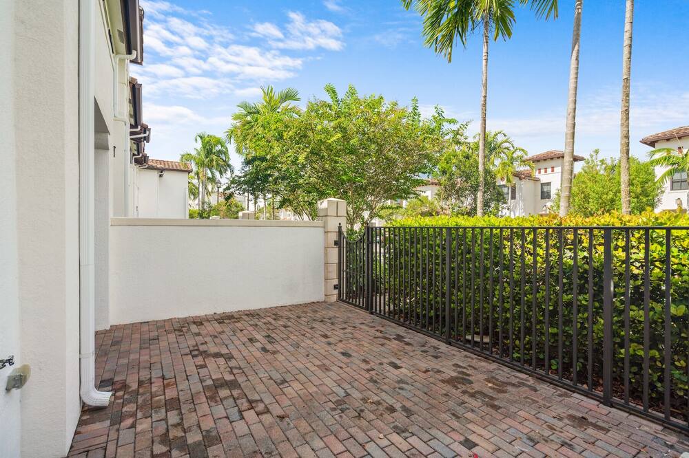 Photo of Others in Davie