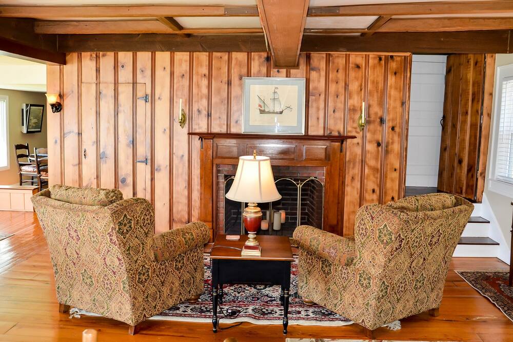 Photo of Livingroom in Cambridge