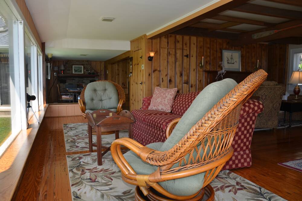 Photo of Livingroom in Cambridge