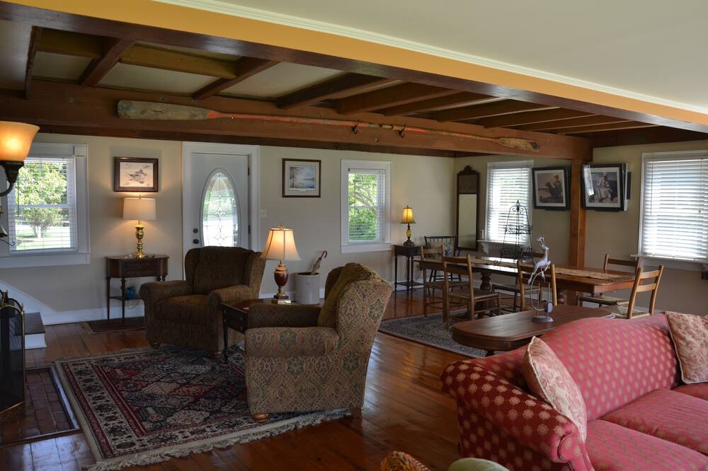 Photo of Livingroom in Cambridge