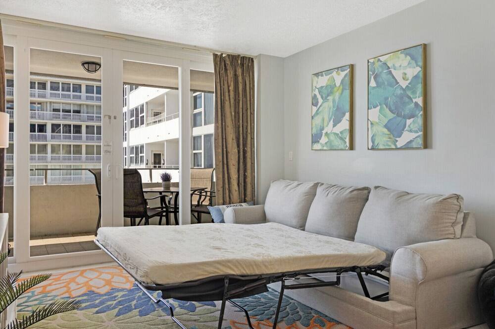 Photo of Livingroom in Galt Mile