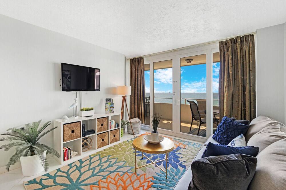 Photo of Livingroom in Galt Mile