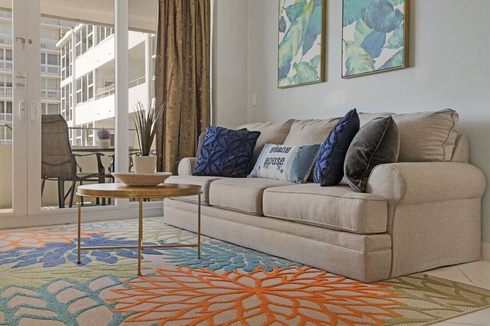 Photo of Livingroom in Galt Mile