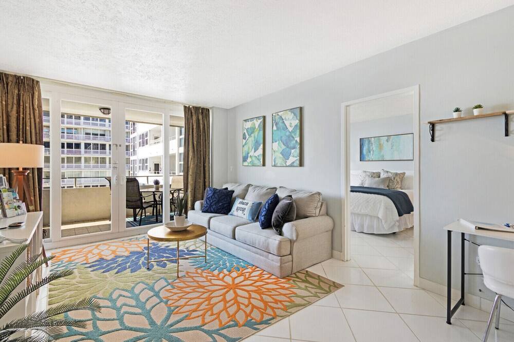 Photo of Livingroom in Galt Mile