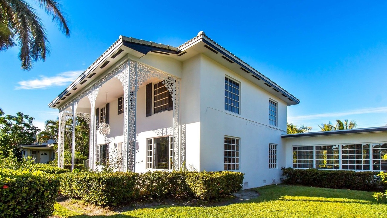 Photo of Outdoor in Hollywood Lakes