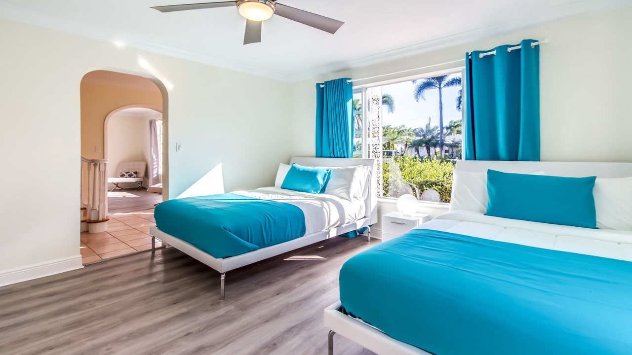 Photo of Bedroom in Hollywood Lakes