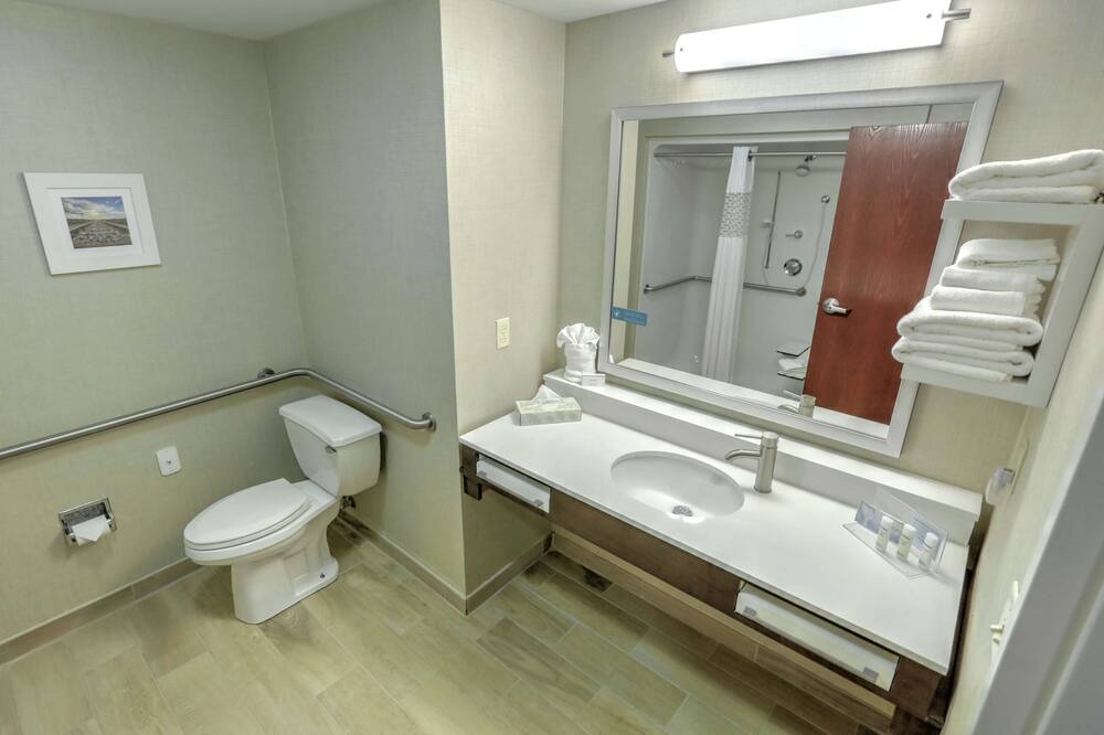 Photo of Bathroom in Batavia