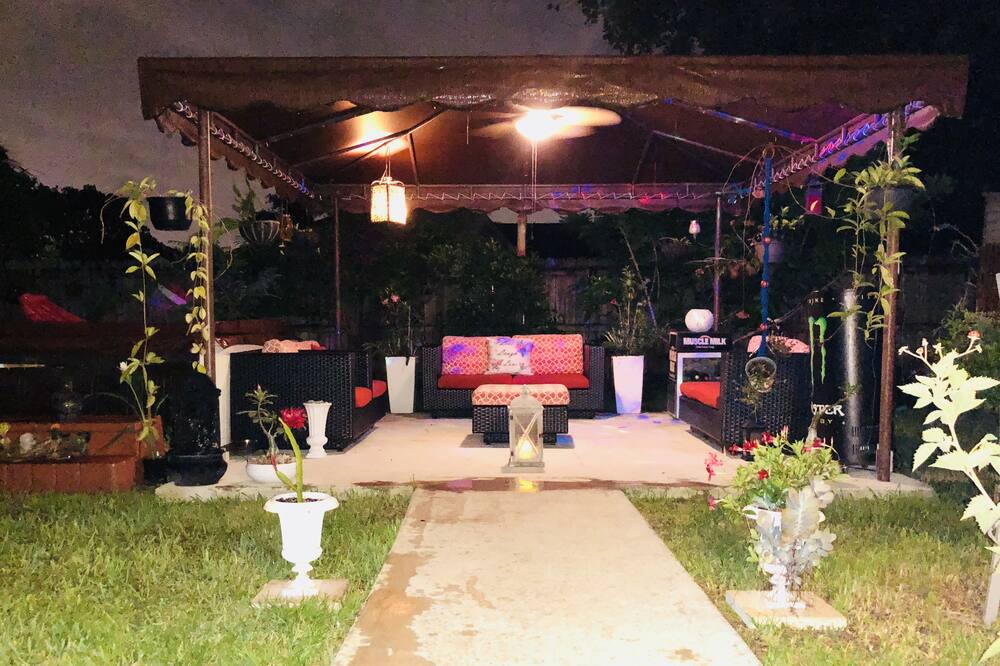 Photo of Outdoor in Pembroke Pines