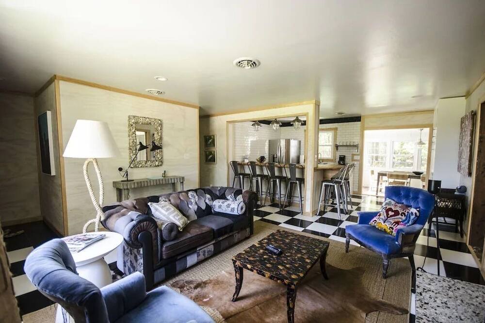 Photo of Bedroom in Point Lookout