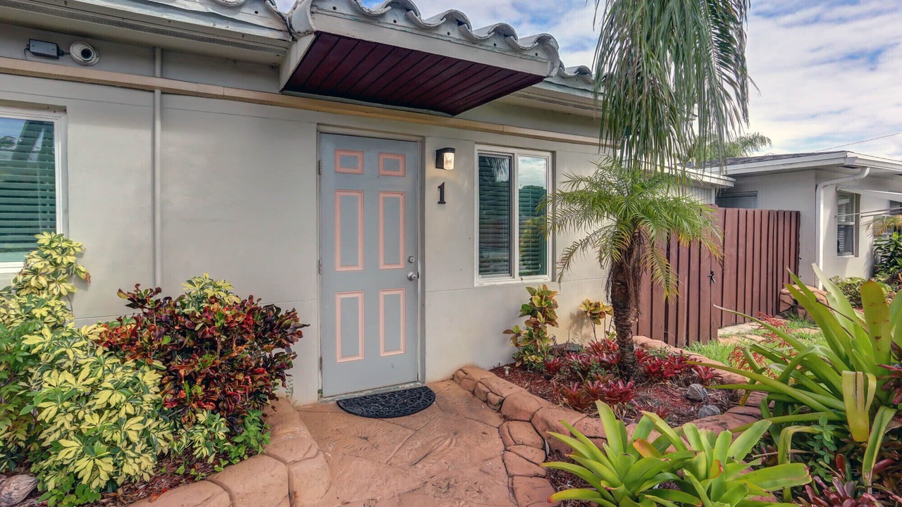 Photo of Outdoor in Hollywood Lakes