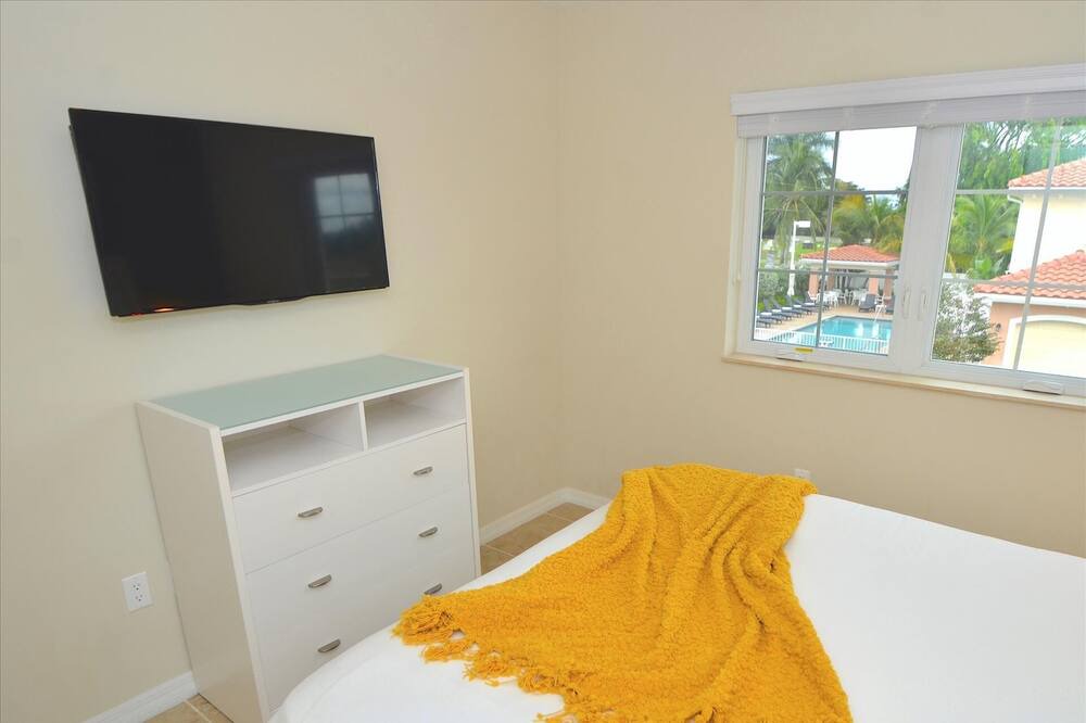 Photo of Bedroom in Cypress Point