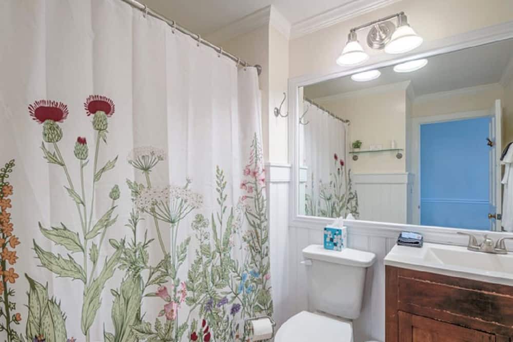 Photo of Bathroom in McDaniel