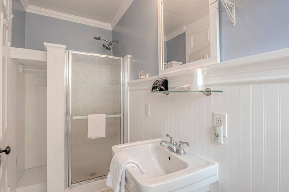 Photo of Bathroom in McDaniel