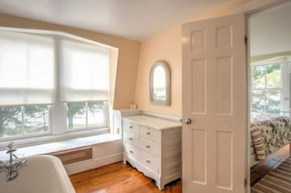 Photo of Bathroom in McDaniel