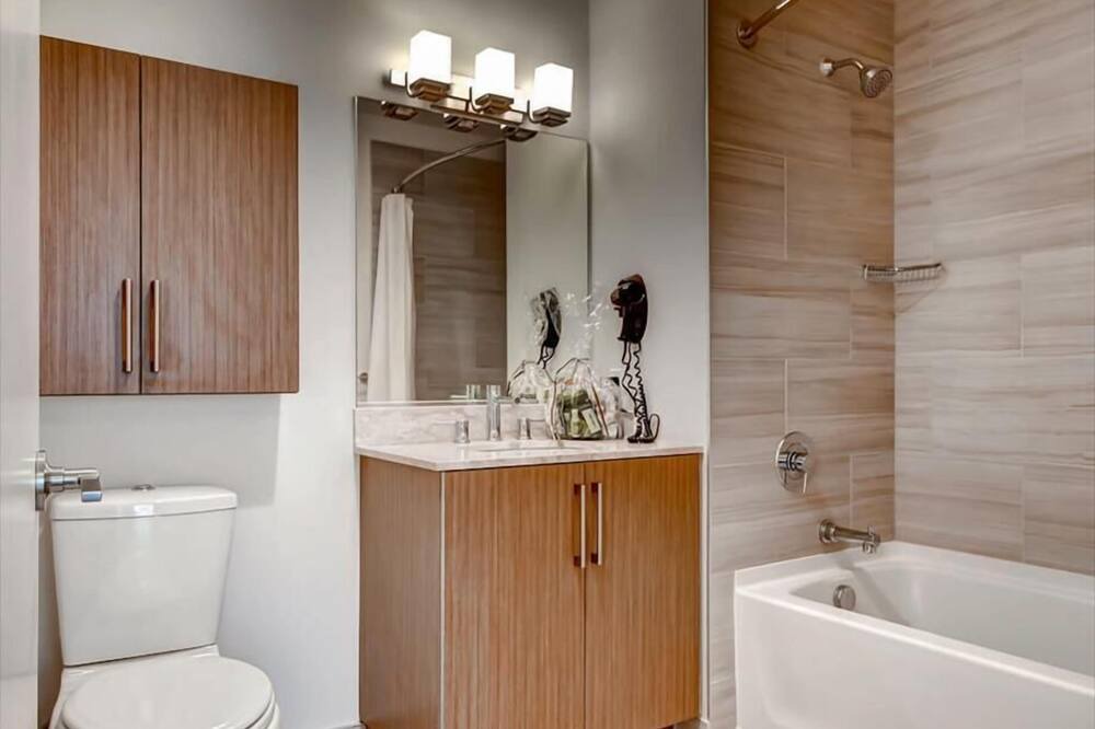 Photo of Bathroom in Hudson Exchange