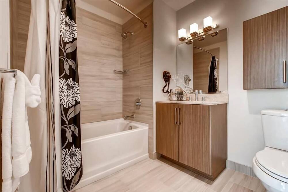 Photo of Bathroom in Hudson Exchange