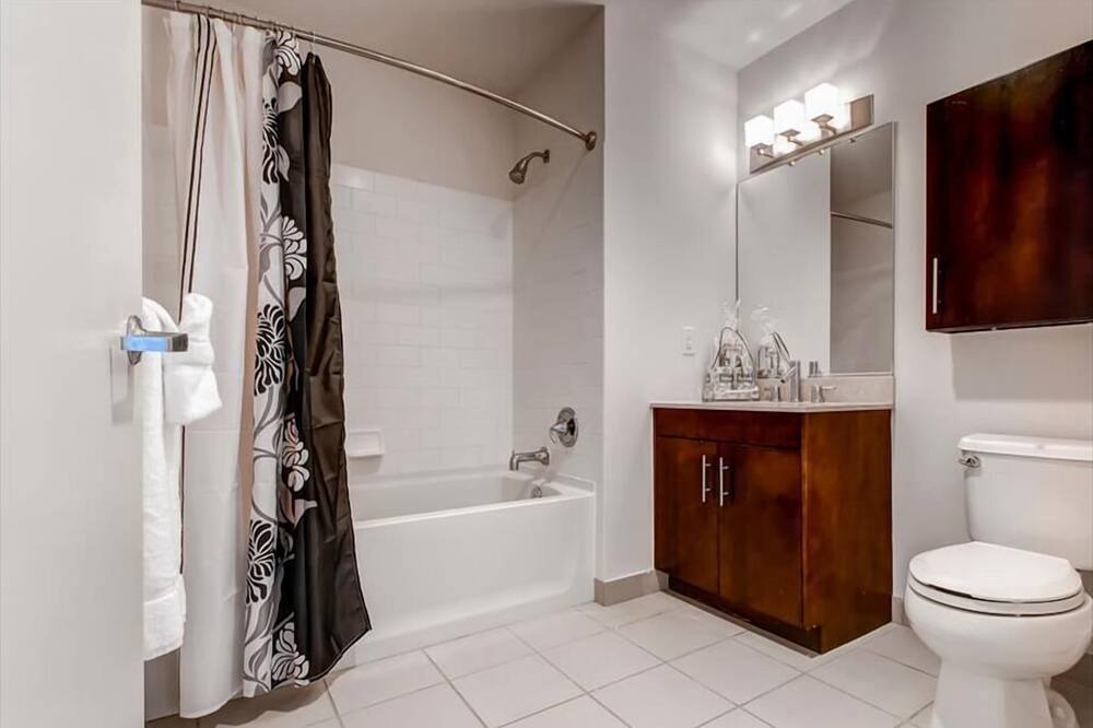 Photo of Bathroom in Hudson Exchange