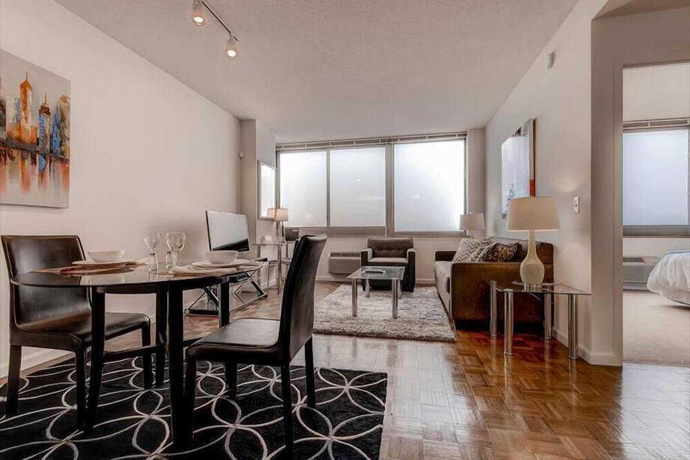 Photo of Bedroom in Hudson Exchange