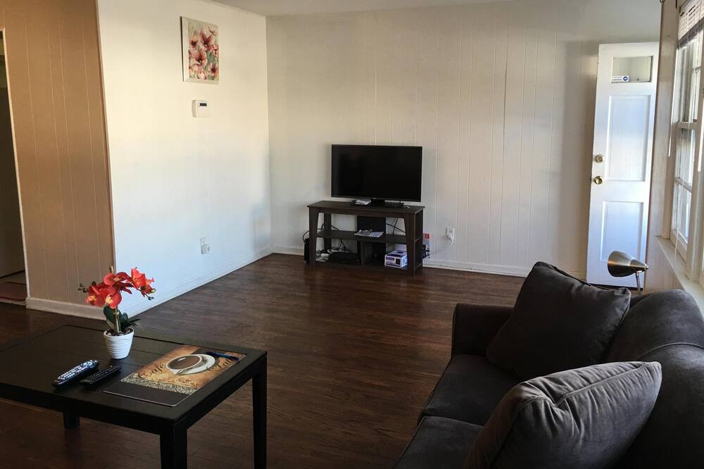Photo of Livingroom in Greenville