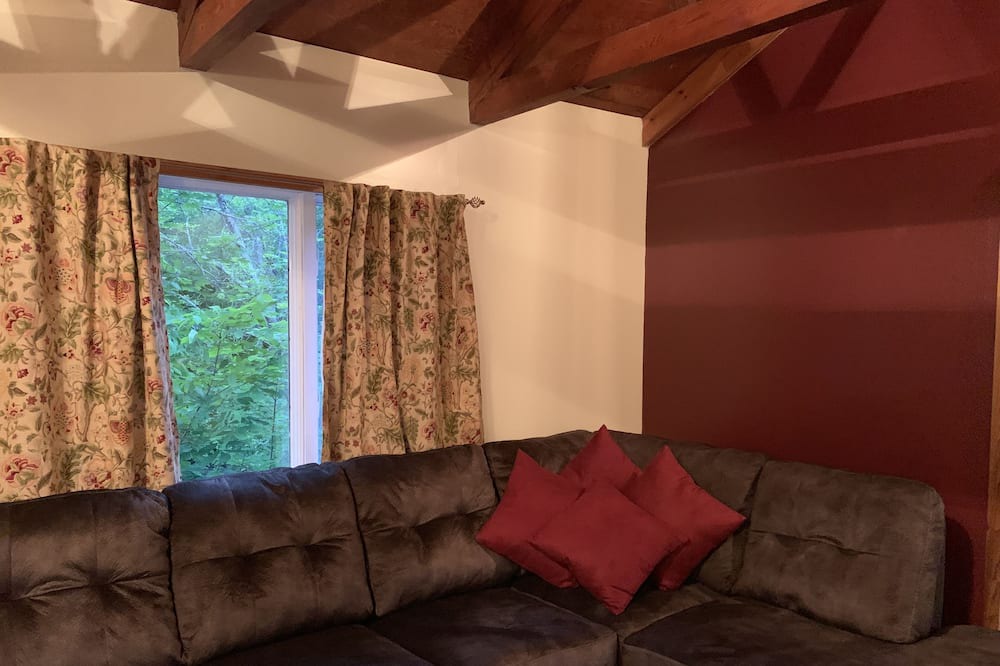 Photo of Livingroom in Taghkanic