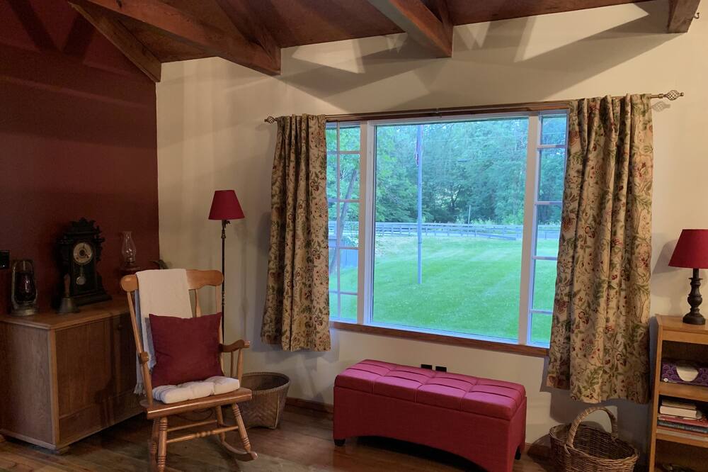 Photo of Livingroom in Taghkanic