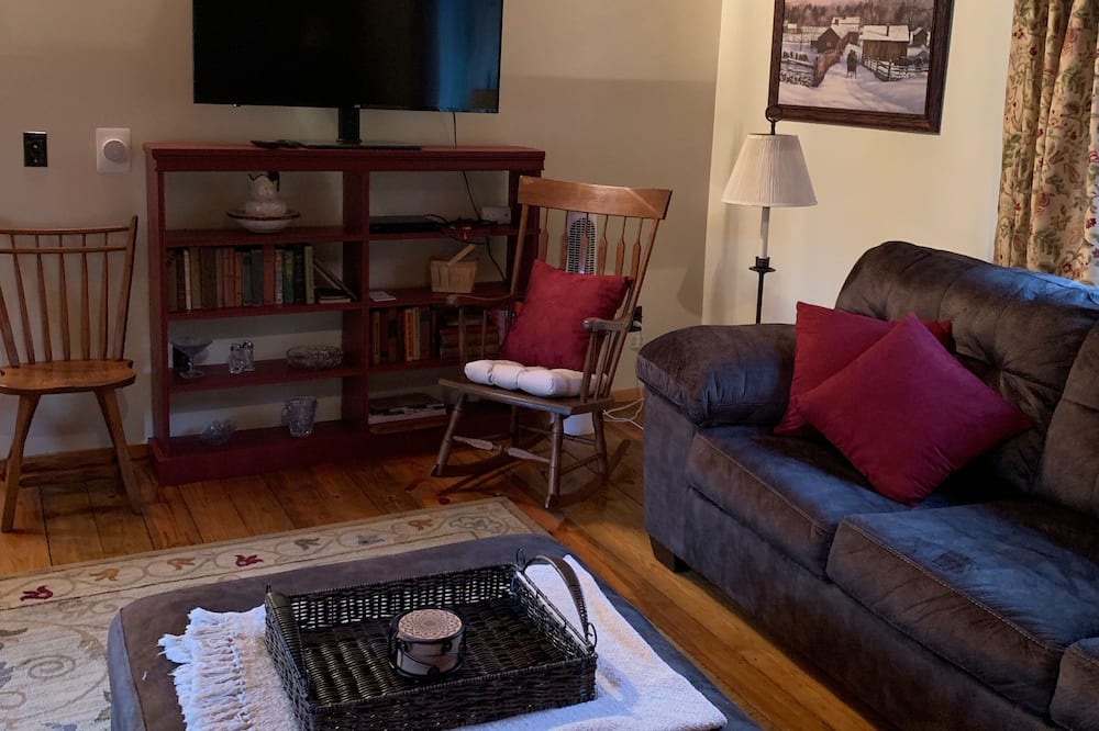 Photo of Livingroom in Taghkanic
