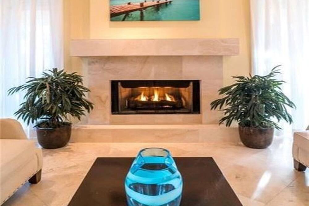 Photo of Livingroom in Victoria Park