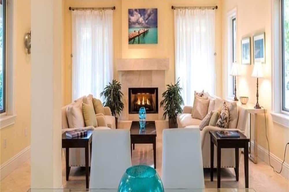 Photo of Livingroom in Victoria Park