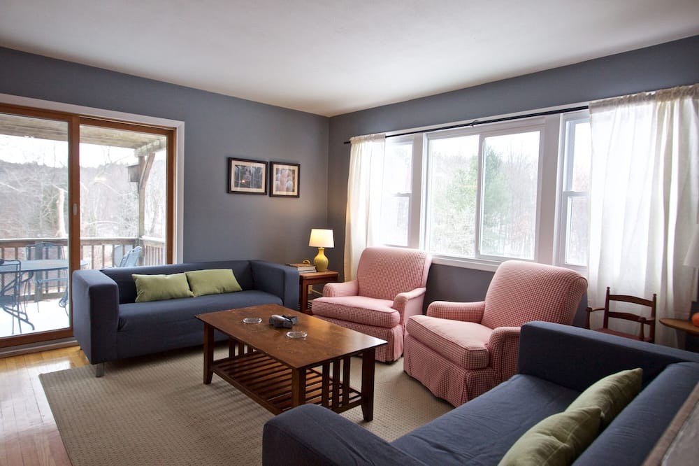 Photo of Livingroom in Chatham