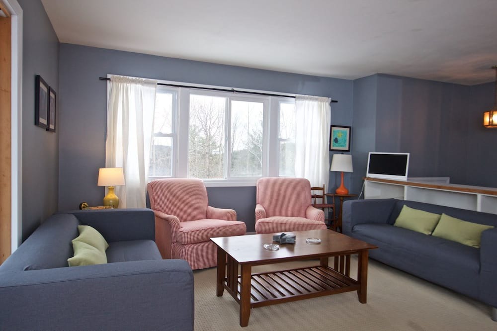Photo of Livingroom in Chatham