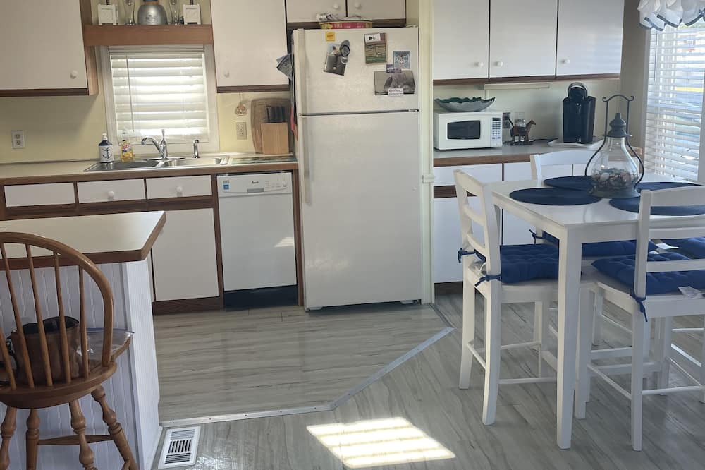 Photo of Kitchen in Assateague Pointe