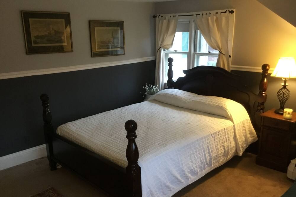 Photo of Bedroom in Cold Spring