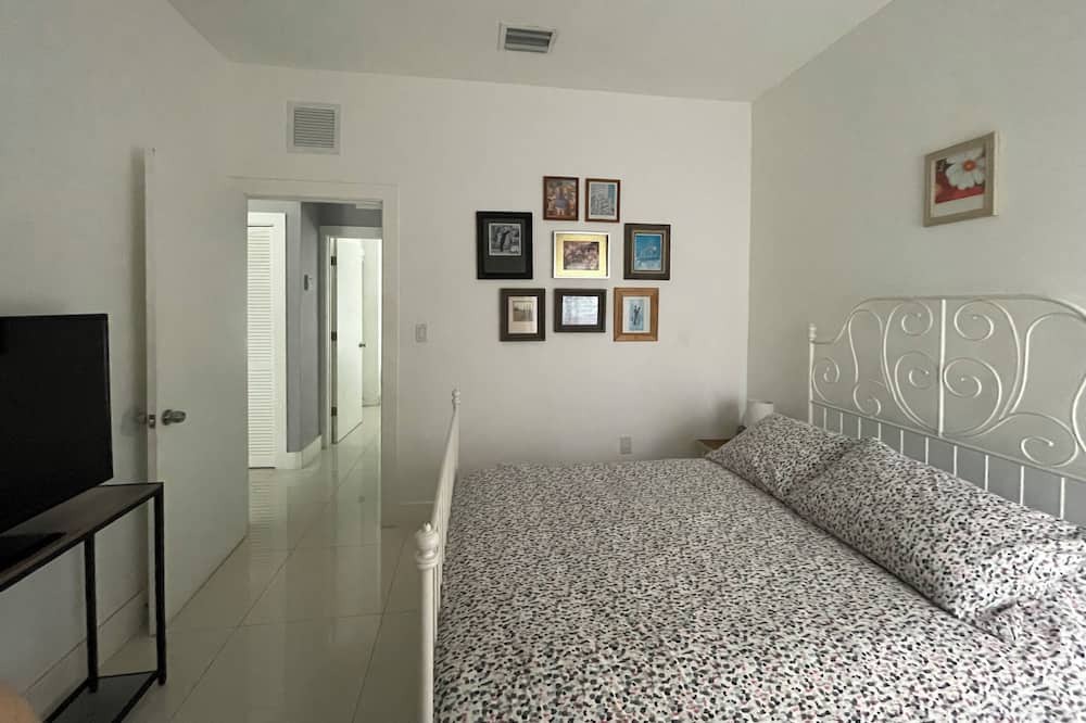 Photo of Bathroom in Miami Shores