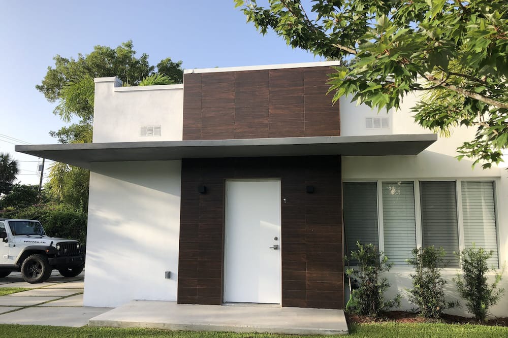 Photo of Others in Miami Shores