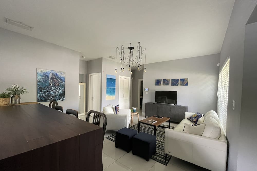 Photo of Livingroom in Miami Shores