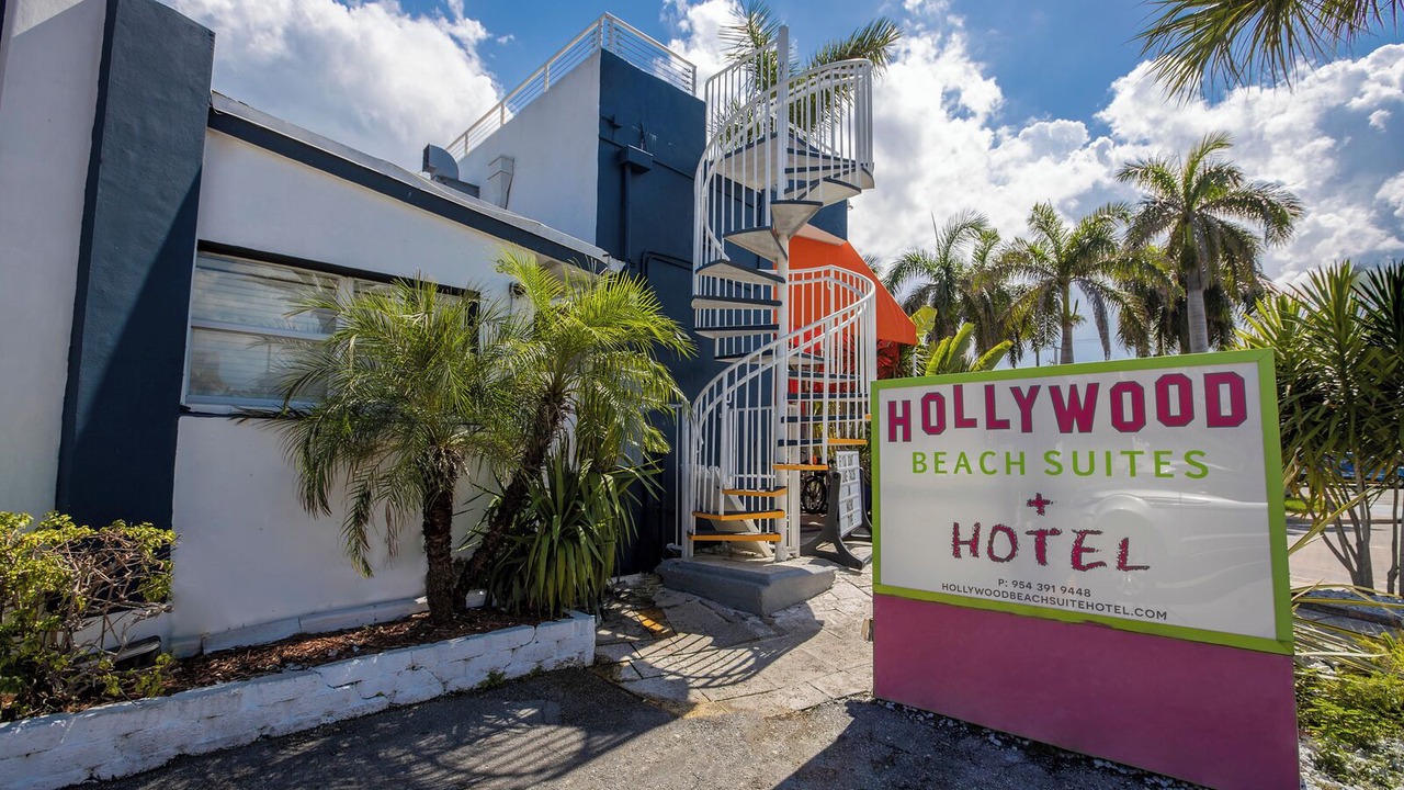 Photo of Outdoor in Hollywood
