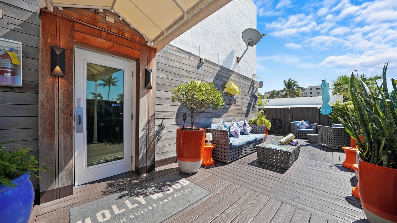 Photo of Outdoor in Hollywood