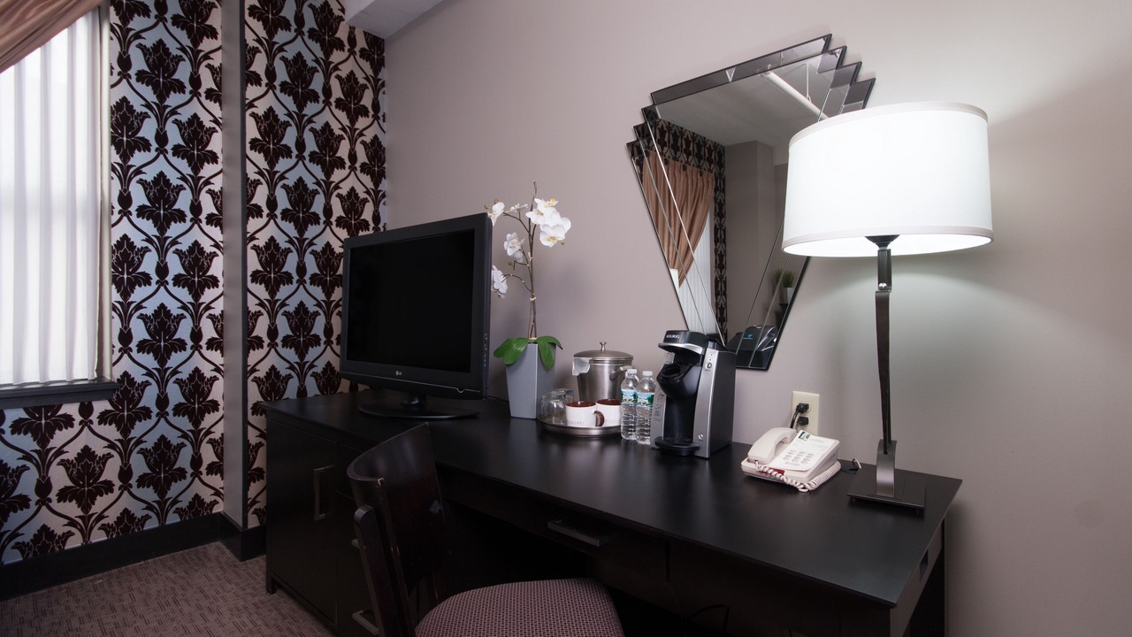Photo of Bedroom in Downtown Niagara Falls