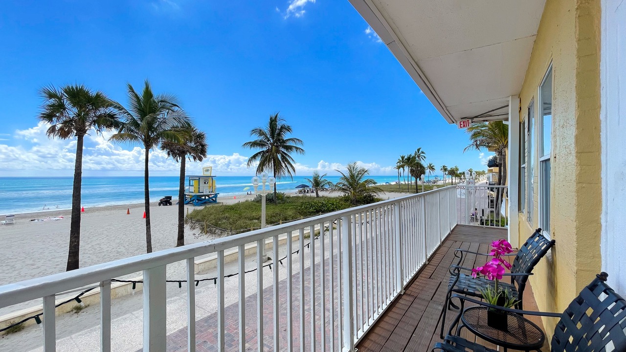 Photo of Patio Balcony in Hollywood Lakes