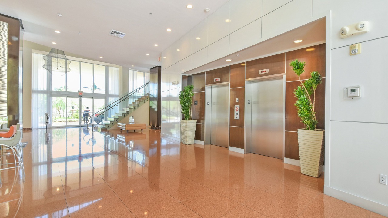 Photo of Others in Aventura
