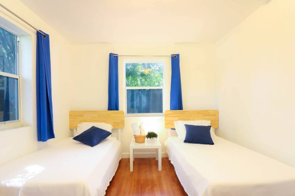 Photo of Bedroom in South Middle River