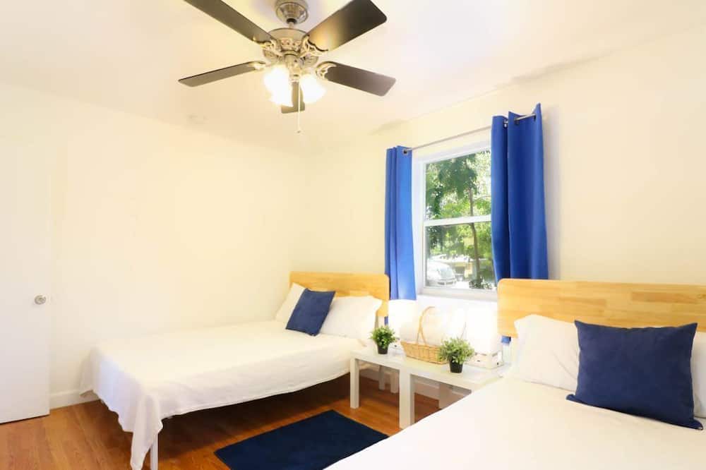 Photo of Bedroom in South Middle River