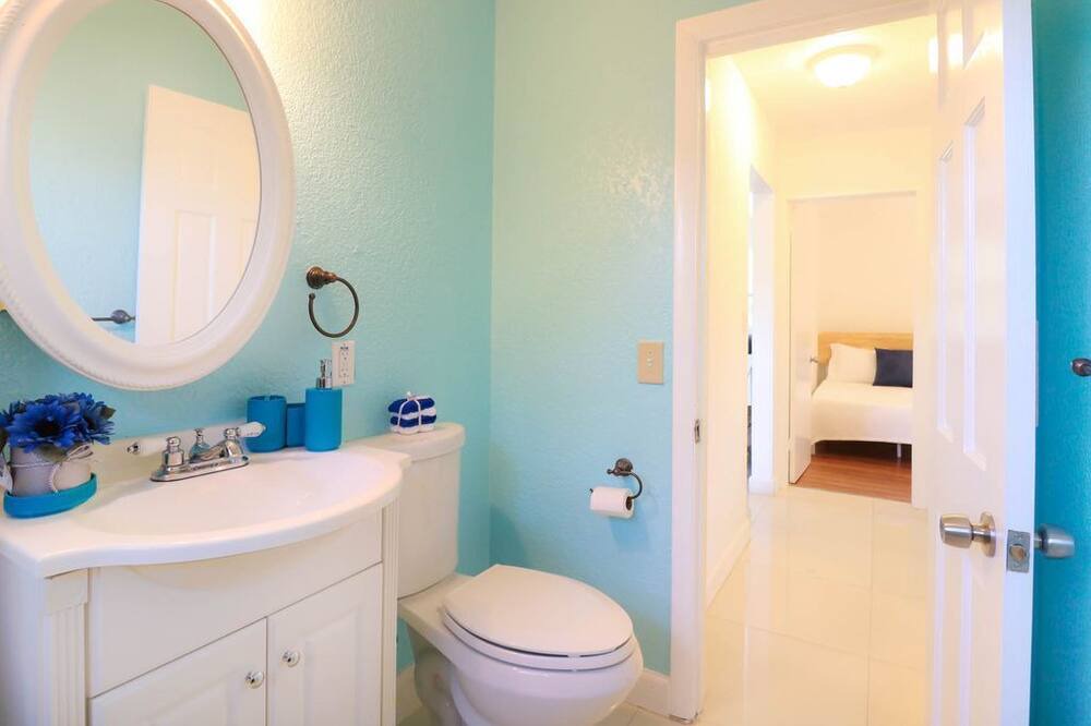 Photo of Bathroom in South Middle River