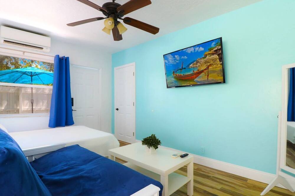 Photo of Bedroom in South Middle River