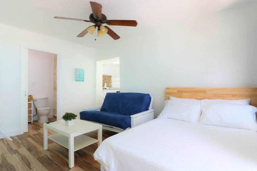 Photo of Bedroom in South Middle River