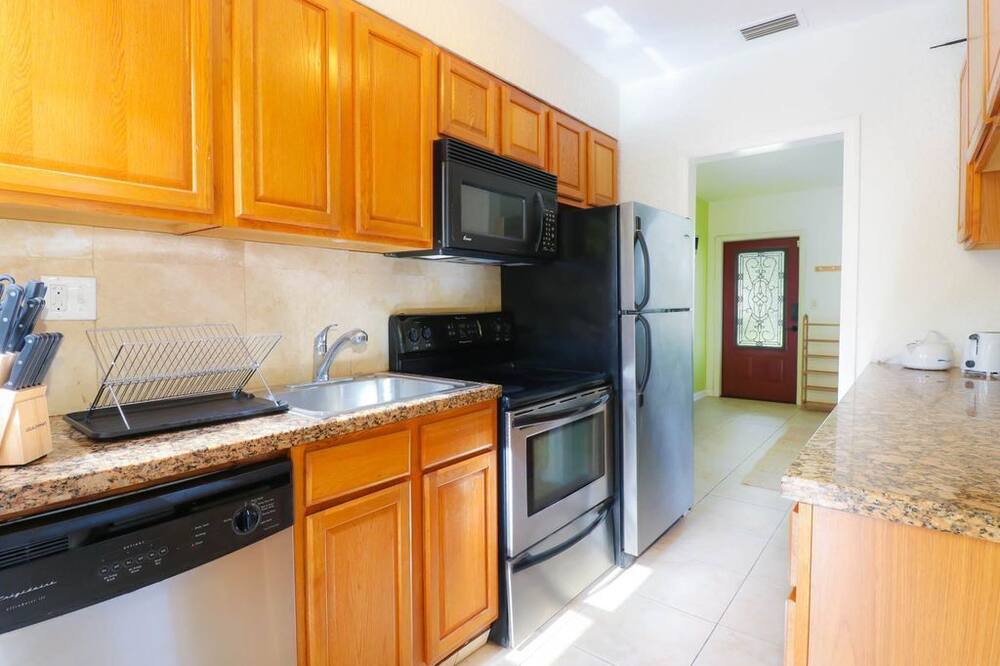 Photo of Kitchen in South Middle River