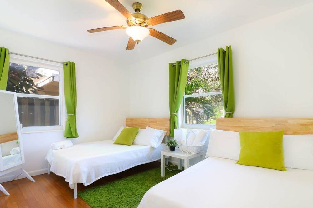 Photo of Bedroom in South Middle River