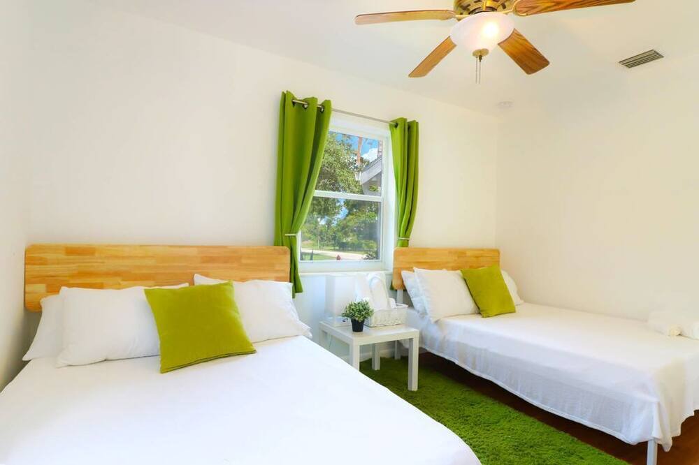 Photo of Bedroom in South Middle River
